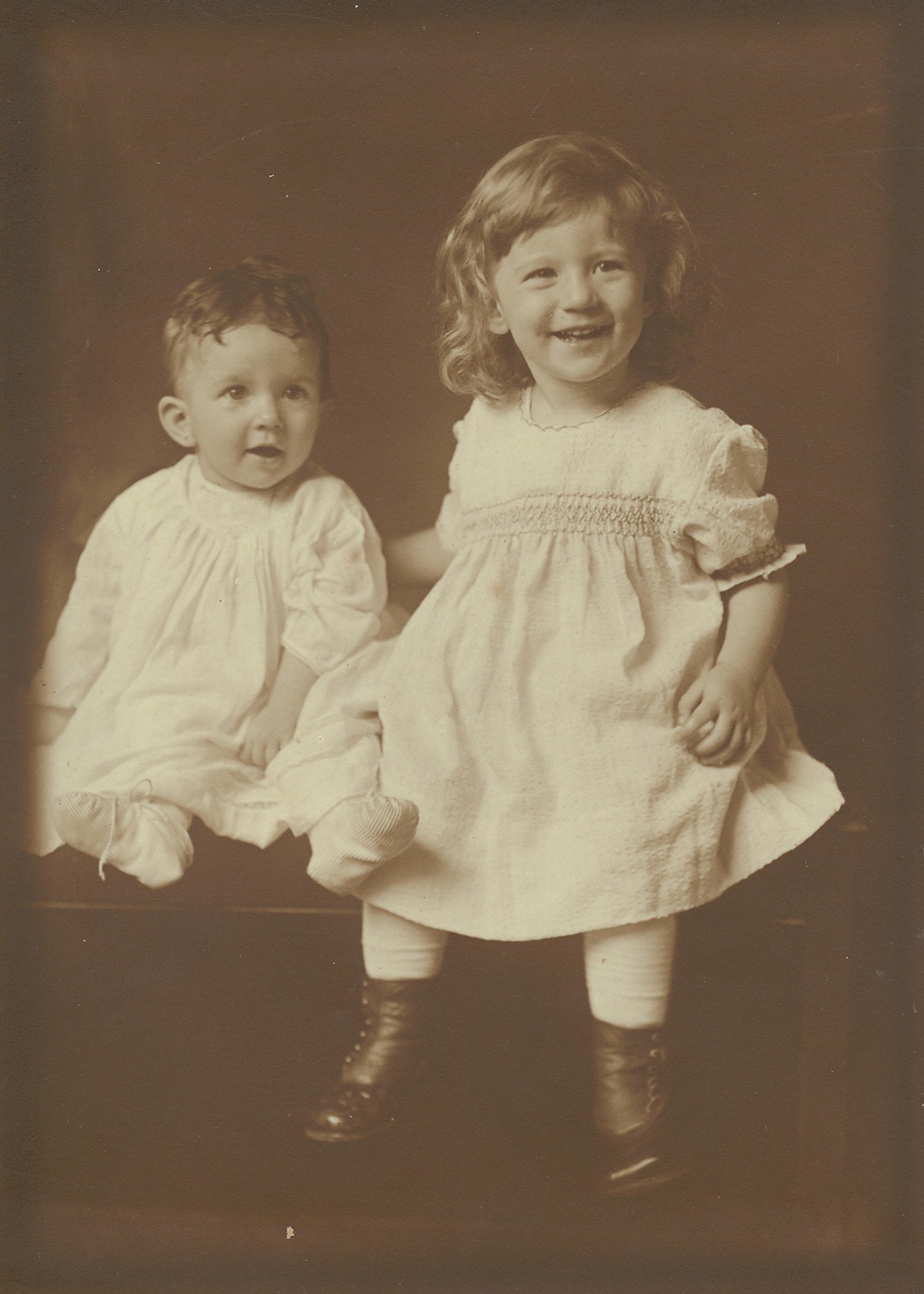 Catherine and Hanna O'Shea, ca 1921